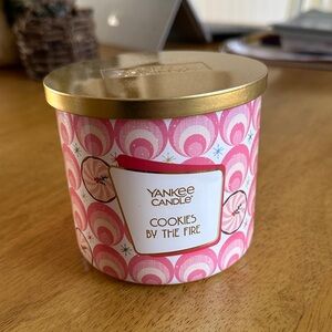 Yankee Candle 3 Wick Candle Cookies by the Fire New NWT